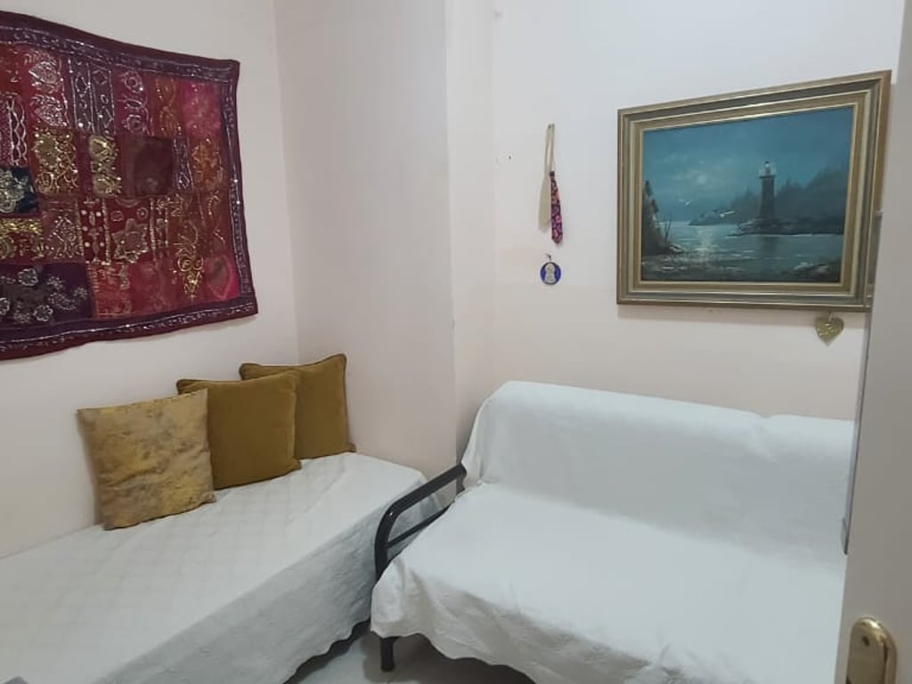 Shitet Apartament 2+1 tek Komuna e Parisit!