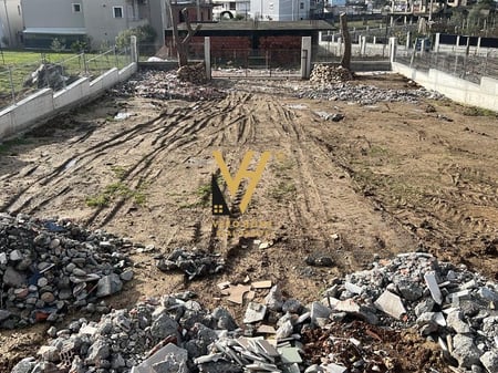 JEPET TOKE 450 M2 ME QERA NE PASKUQAN 400 EURO