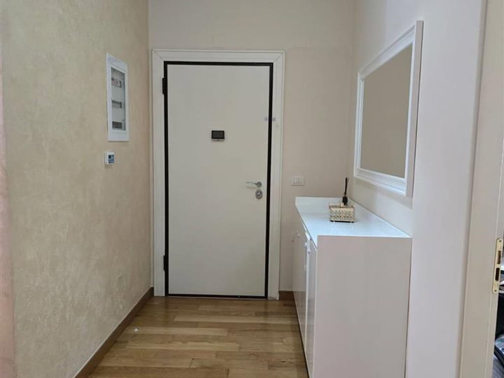 Apartament per shitje 2+1+Post Parkimi tek Liqeni i Thate (ID B120676) Tirane