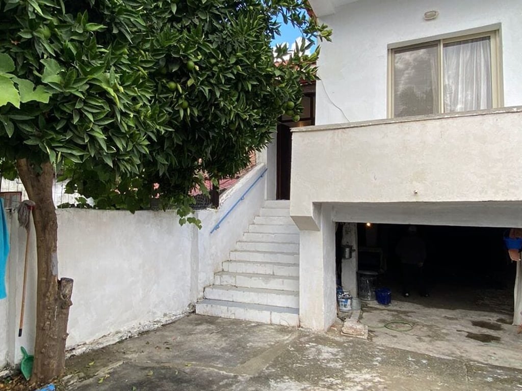🏡Private house for sale, a few meters from "Josif Budo" street, Kavajë.