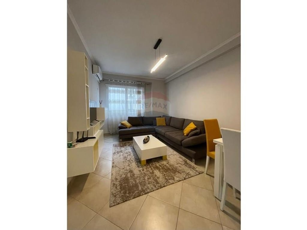 APARTAMENT 2+1+PARKIM ME QIRA TEK KODRA E DIELLIT
