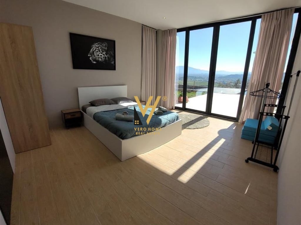 JEPET VILE LUKSOZE ME QERA PRANE CITY PARK 7.000 EURO