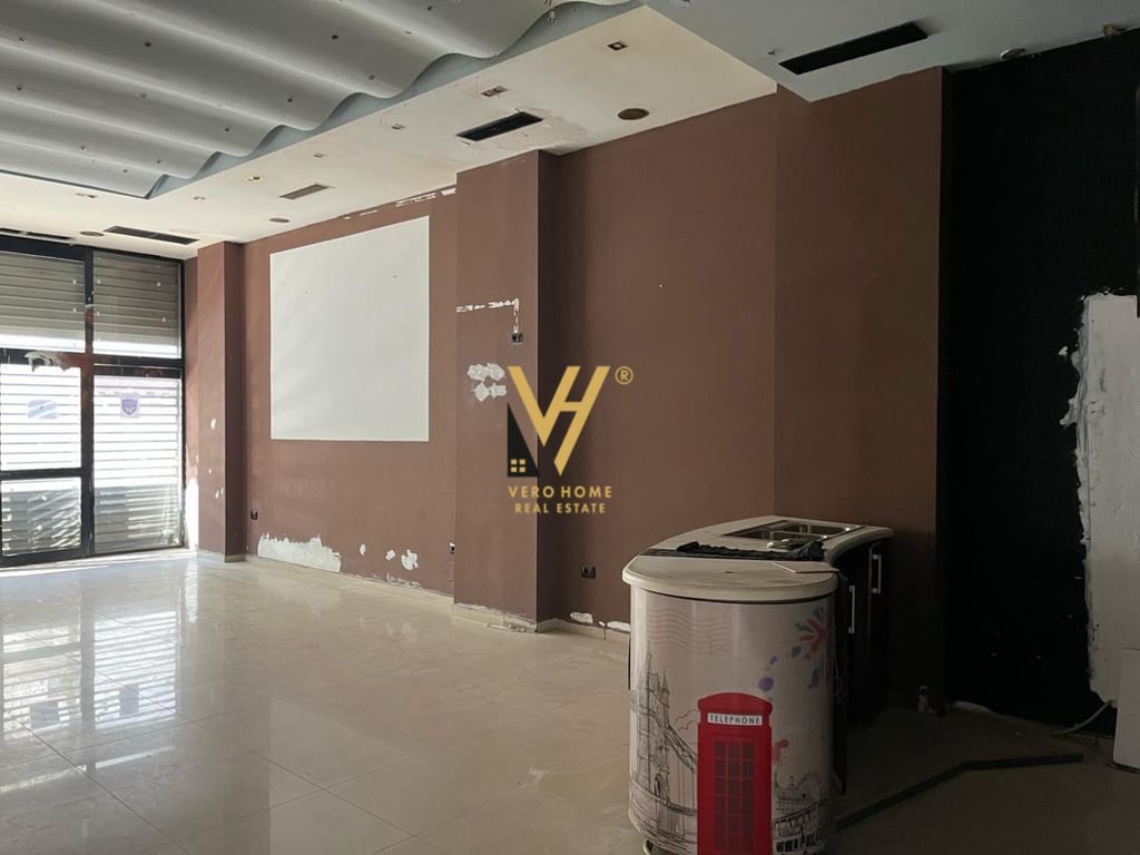 SHOP FOR RENT 100 M2 ON DURRES STREET 80,000 LEK