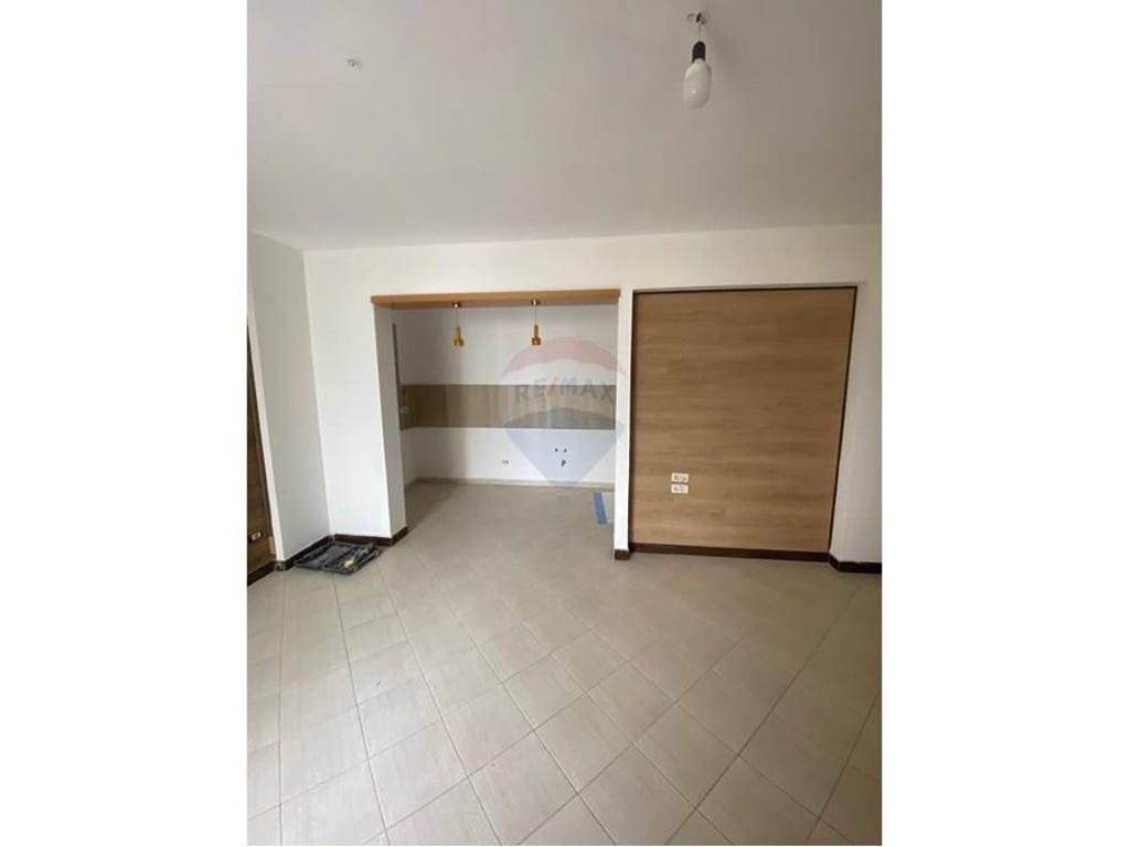 Appartamento 2+1 in Vendita, Via Kavajë