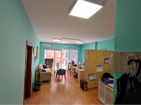 Appartamento 1+1 per uffici in Via Elbasanit