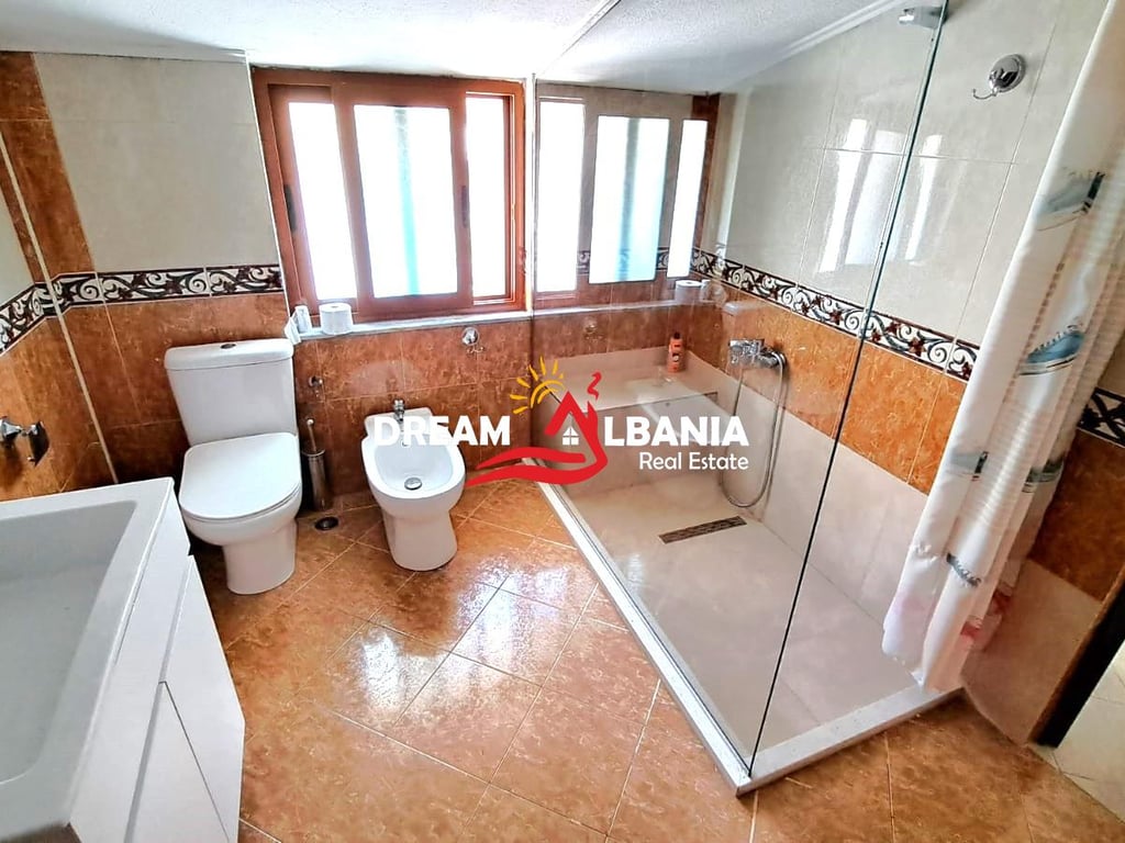 Appartamento 4+1 (piano villa) in affitto in via Don Bosko vicino a Vizion+ a Tirana (ID 4231390)