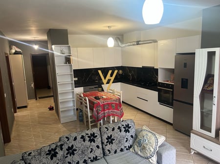 JEPET APARTAMENT 2+1+2+BLK ME QERA TE UNAZA E RE 450 EURO