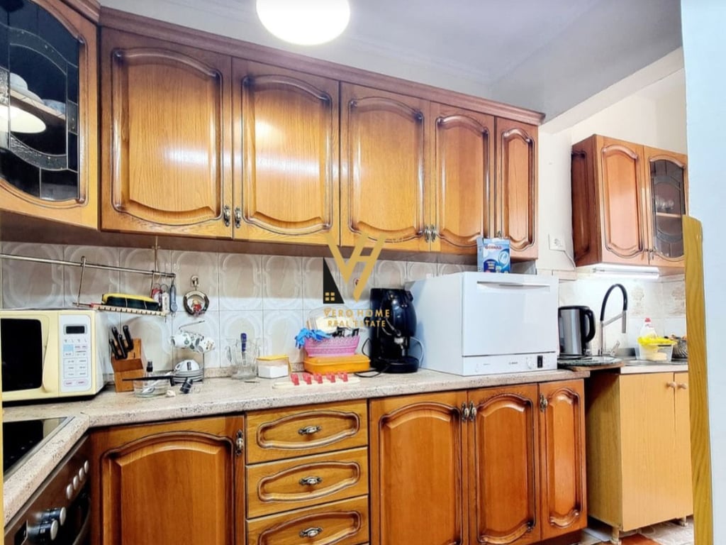 2+1 apartment for rent on Barrikadave Street, 600 euros.