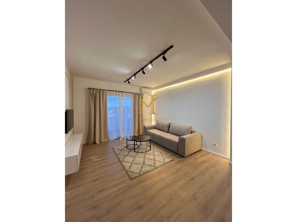 VENDESI APPARTAMENTO SUPERFICIE 75 M2 !! SPIAGGIA FERROVIA DURAZZO !!