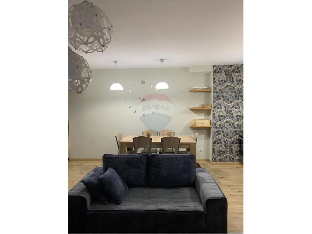 Jepet apartament 1+1 me qira ne qender te rruga Bardhok Biba