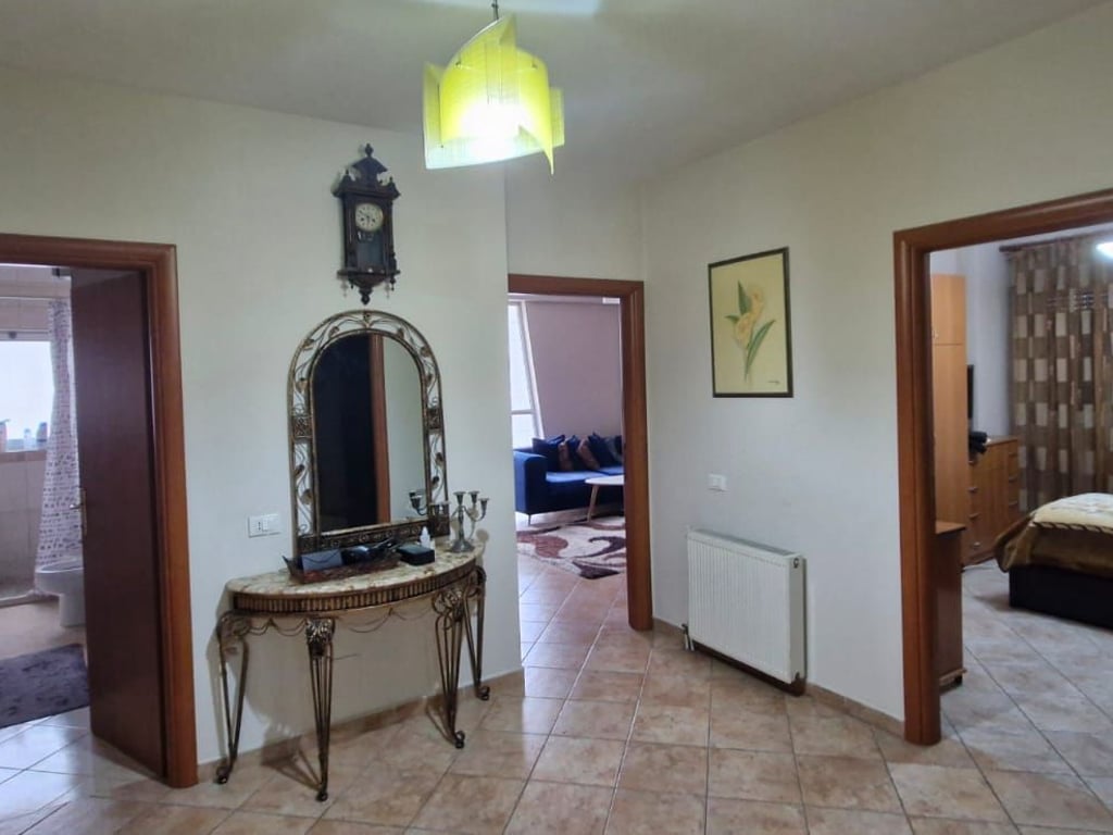 Jepet me qera apartament 2+1+2 Komuna e Parisit 