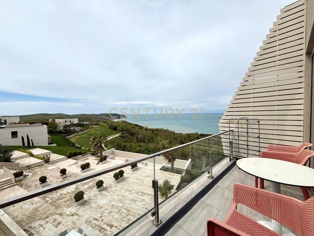 Prive Luxury | Apartament per shitje me jacuzzi, pamje spektakolare nga deti dhe dizajn mesdhetar në Kepin e Rodonit 306,000 €
