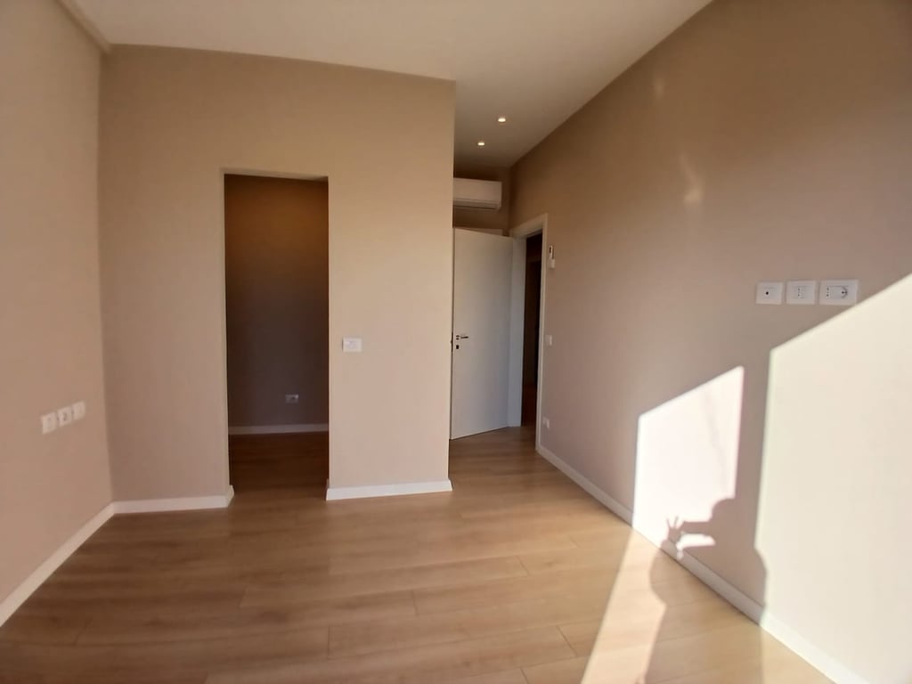 Jepet Apartment me Qera për Zyra tek Tirana Garden Building, Rruga e Kavajës.