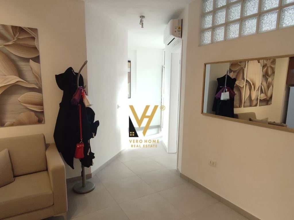 JEPET ZYRE 80M2 ME QERA TE RR. MYSLYM SHYRI 700 EURO