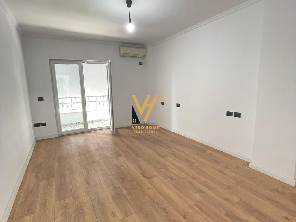 APARTMENT FOR SALE 2+1+BALCONY NEAR THE OLD PARK 160,000 EURO