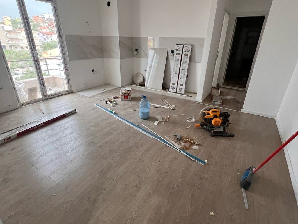 📣Shitet Apartament 1+1 te Xhamia e Selites🔑