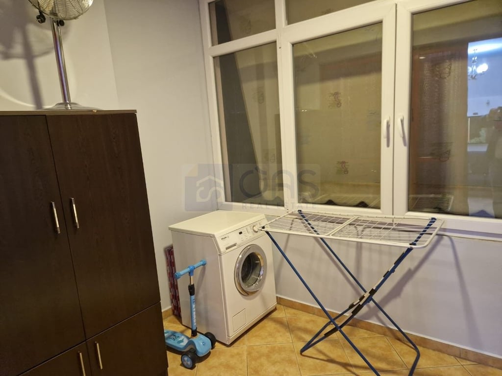 Apartment 3+1 for rent in Zogu i Zi 800 euros.