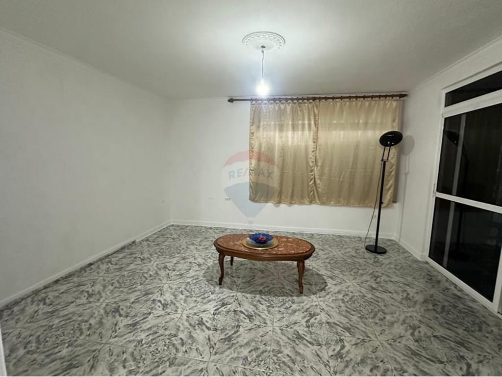 APARTAMENT PER SHITJE NE ZONEN E BLLOKUT