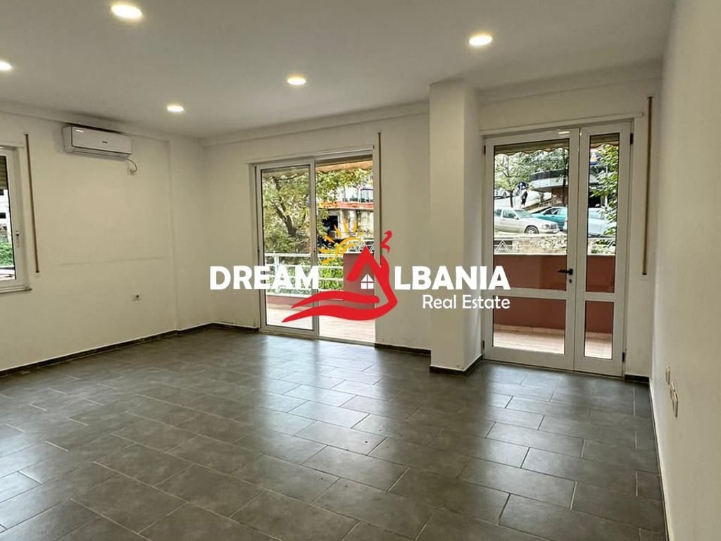 Appartamento 2+1+ Negozio a Fresk, vicino a Spar 2 a Tirana (ID 41211526)