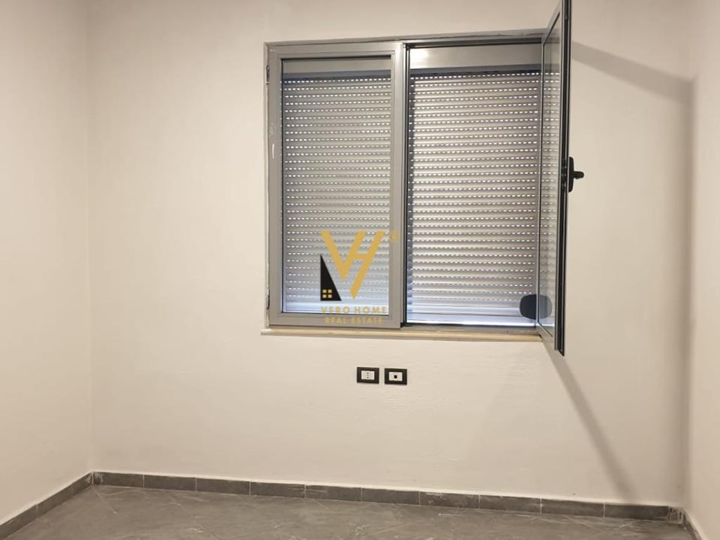 AFFITTASI APPARTAMENTO 2+1+BALCONE VUOTO E FRESCO A 400 EURO