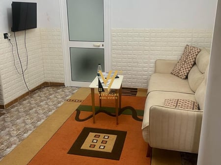 JEPET APARTAMENT 1+1 ME QERA TE RRUGA FORTUZI 45.000 LEKE