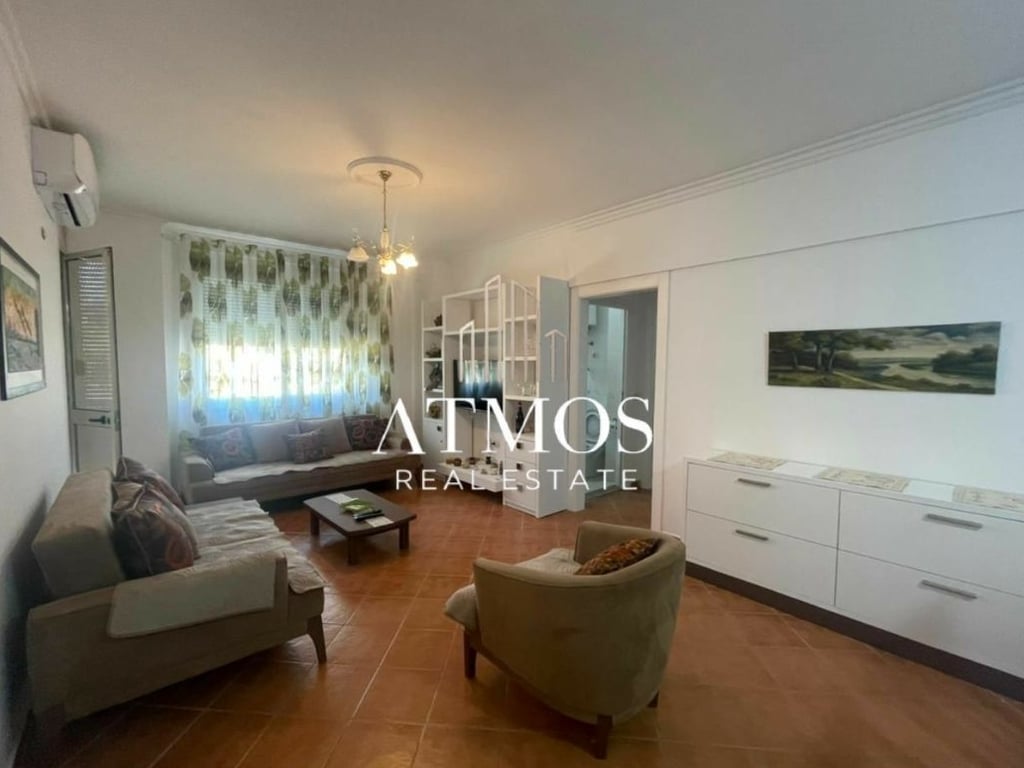 SHITET APARTAMENT 3+1+2 NE ASTIR , PRANE VILA L