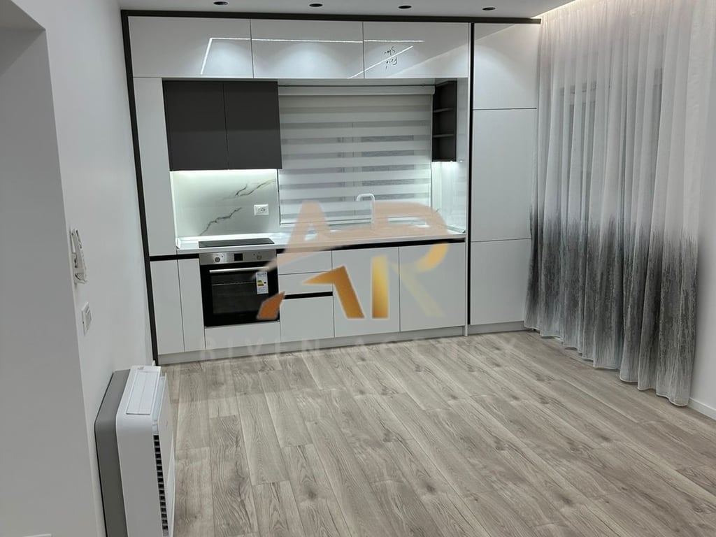 Jepet apartament me qera 2+1 Bllok