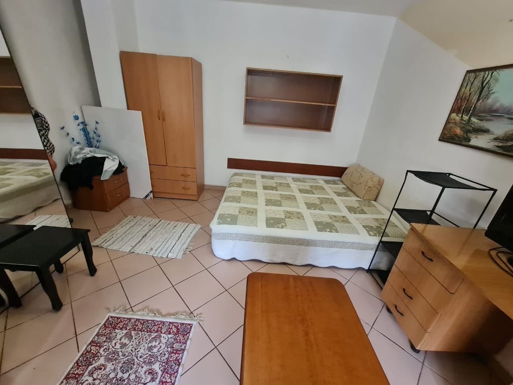 Monolocali in affitto in Via Kavajë, vicino alla Policlínica.