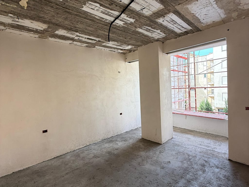 SHITET APARTAMENT 1+1 150m LARG DETIT