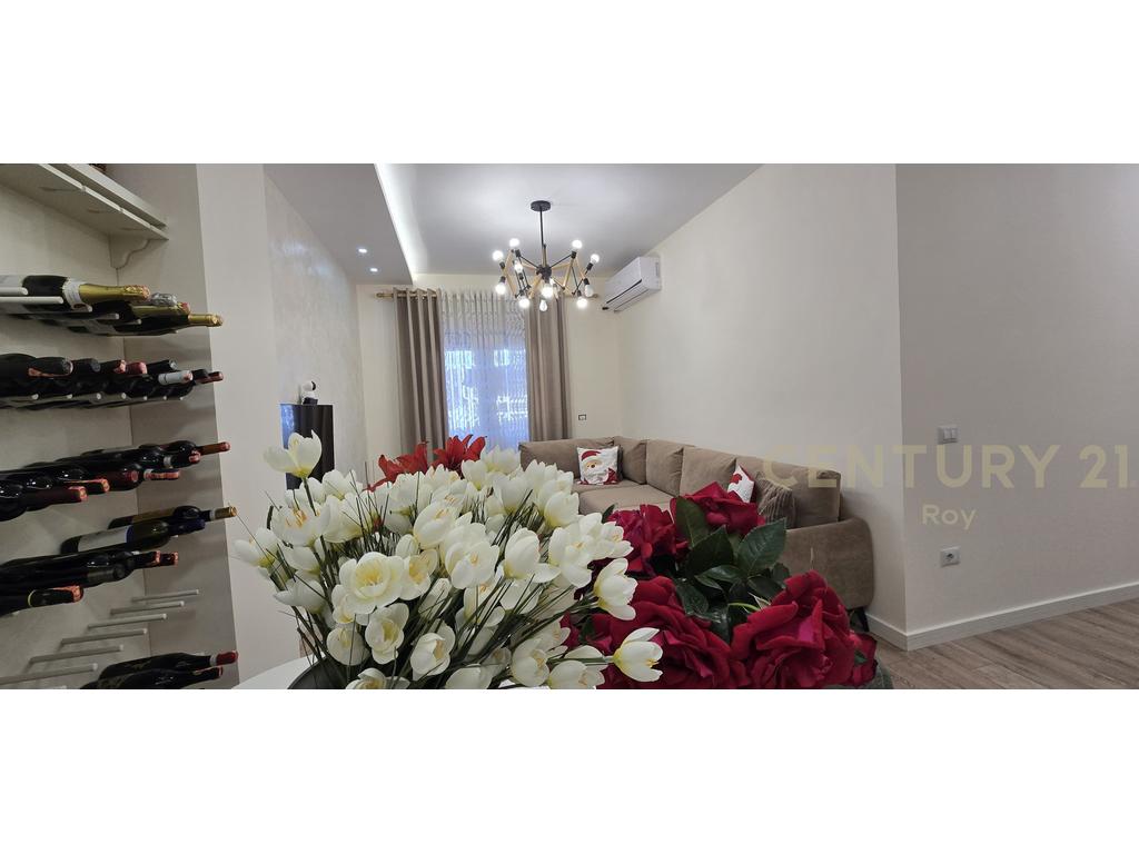 OFROJME APARTAMENT 2+1 PER SHITJE PRANE QENDRES,DURRES 145,000 €