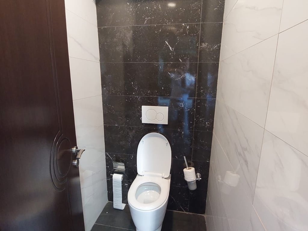JEPET ME QERA AMBJENT BIZNESI PER LOKAL PRANE STADIUMIT DURRES