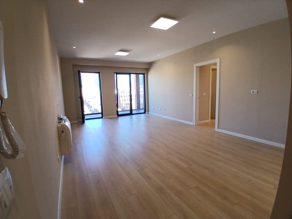 Jepet Apartment me Qera për Zyra tek Tirana Garden Building, Rruga e Kavajës.