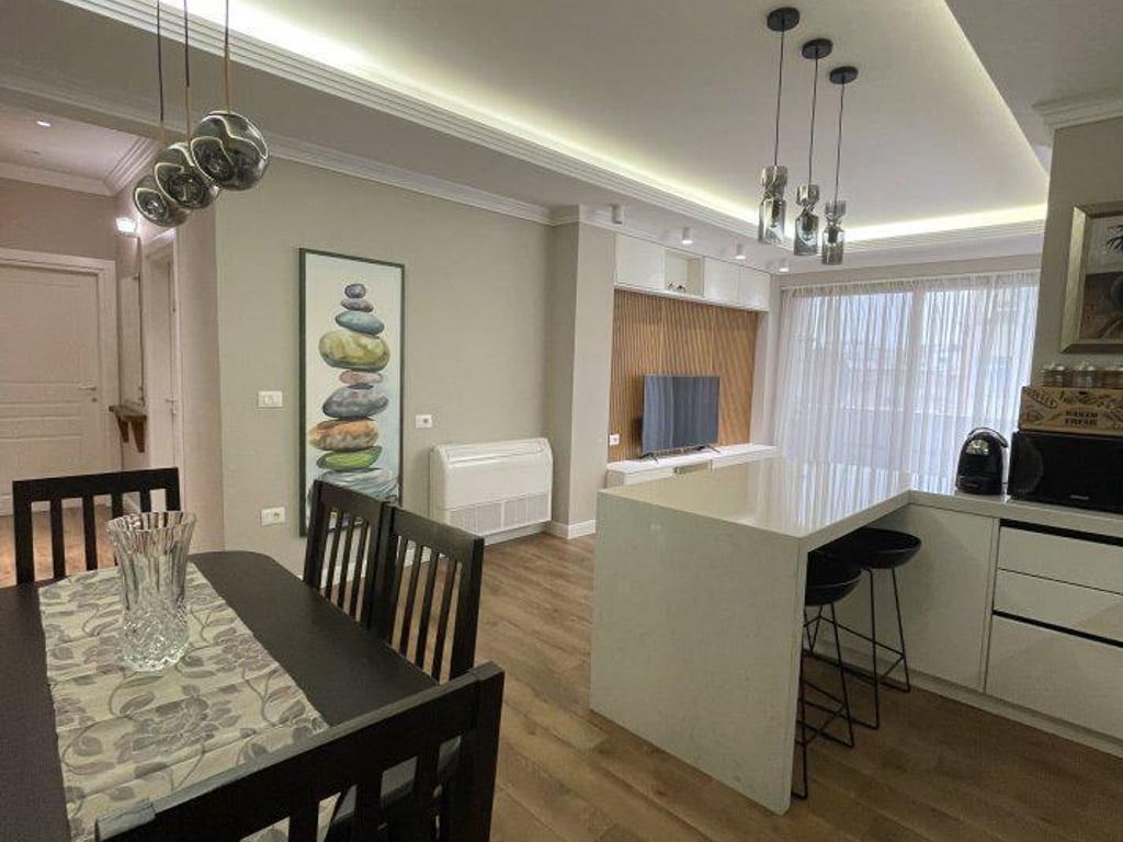Qera! Apartament 2+1, Xhamlliku