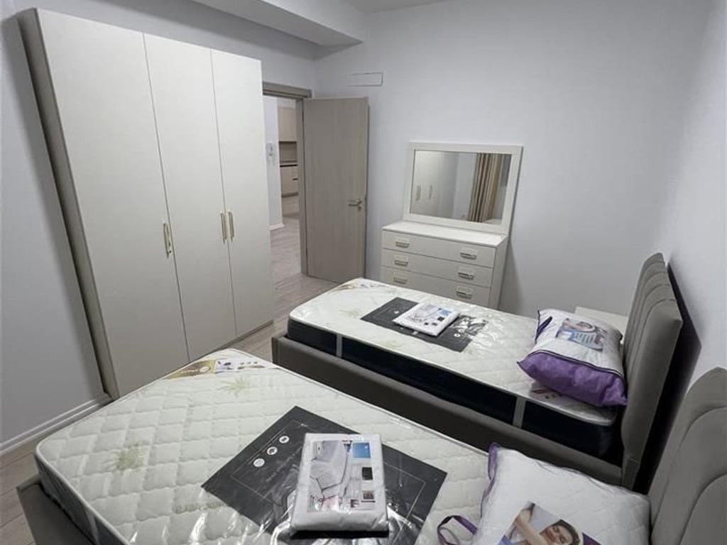 Jepet me qera Apartamenti 2+1 , Astir tek River Residence  Cmimi: 600 mije leke 