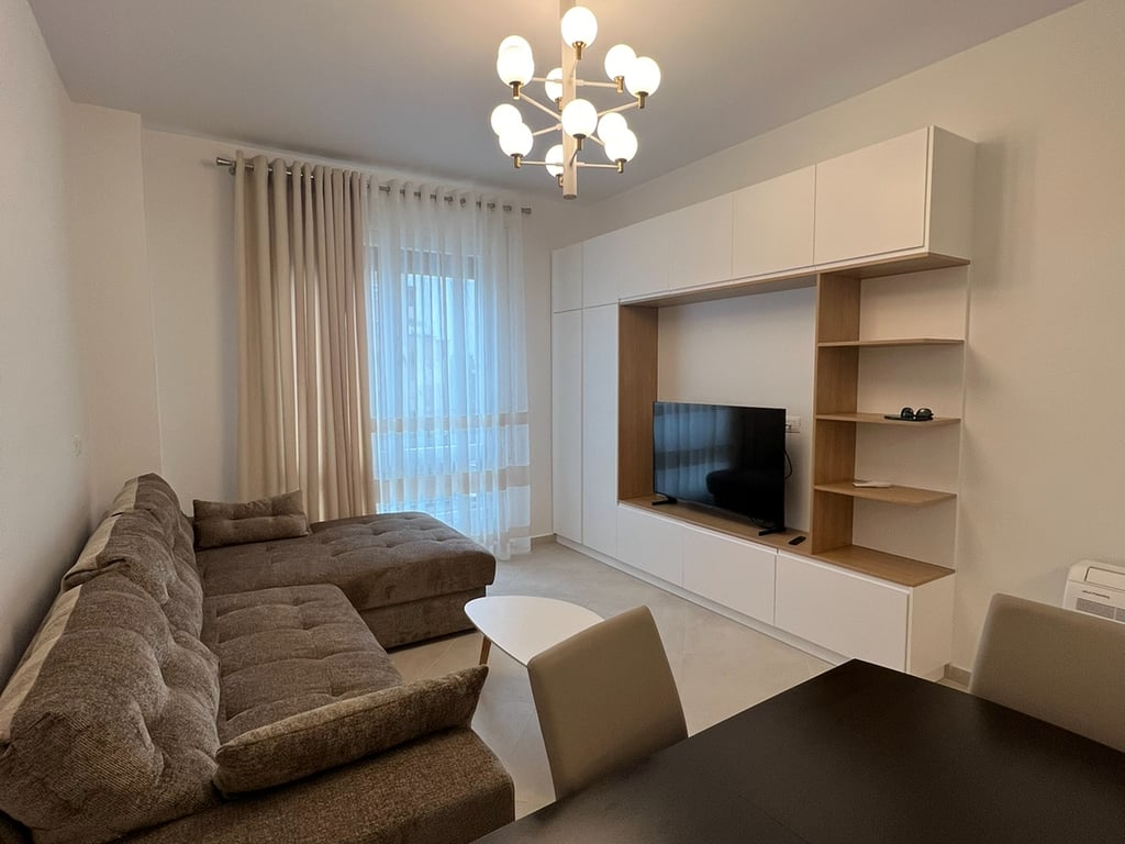 Porcelain is for rent 2+1+2.