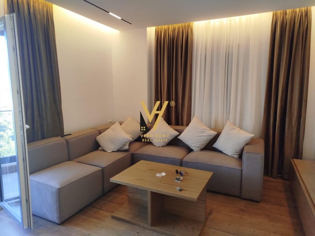 AFFITTASI APPARTAMENTO 2+1+2 A KODRA E DIELLIT 1.300 EURO