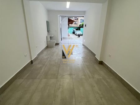 SHITET DYQAN 22 M2 TE TREGU CAM 65.000 EURO