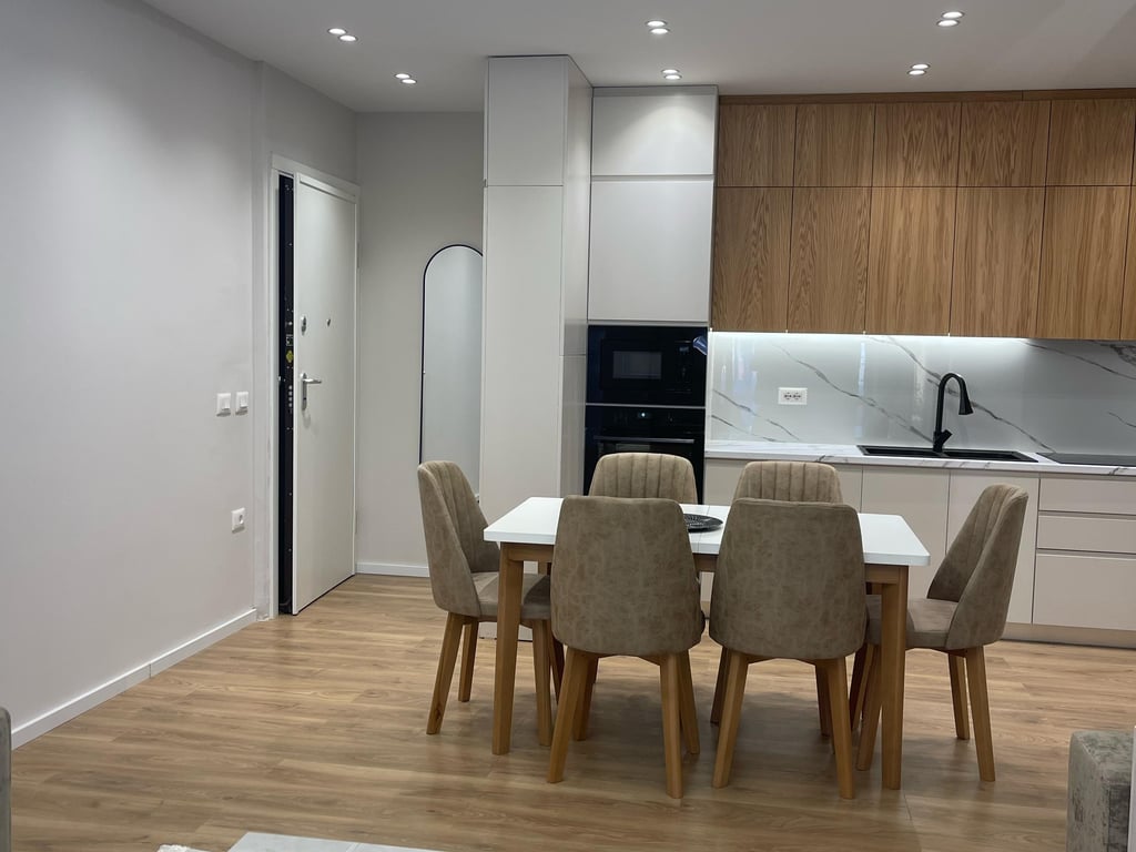 In affitto – Appartamento 2+1 📍 Di fronte al Complesso Delijorgji