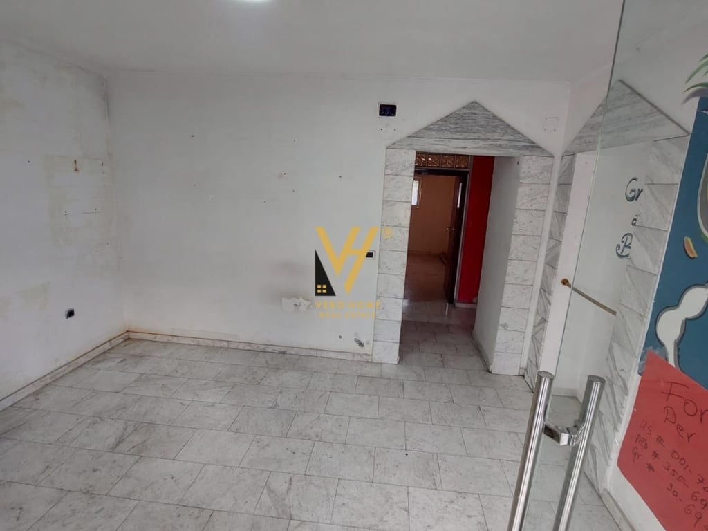SHOP FOR RENT 35 M2 ON DURRES STREET 55,000 LEK