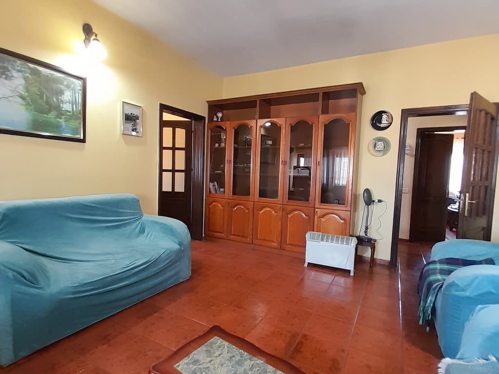 3+1 apartment for sale on 4 Deshmoret street.