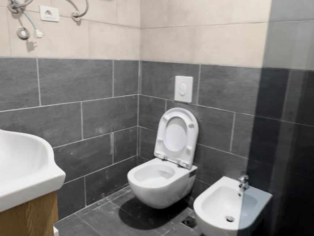 Apartament me qera  2+1