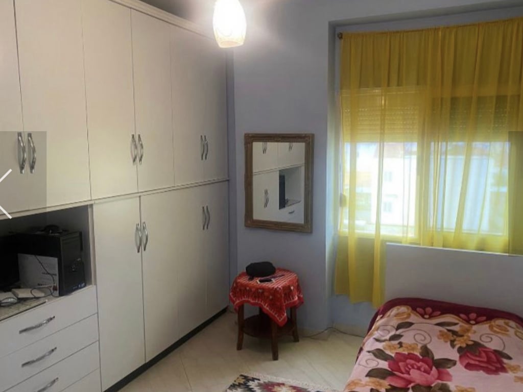 A 2+1 apartment is available at the Cabej buildings, Misto Mame.