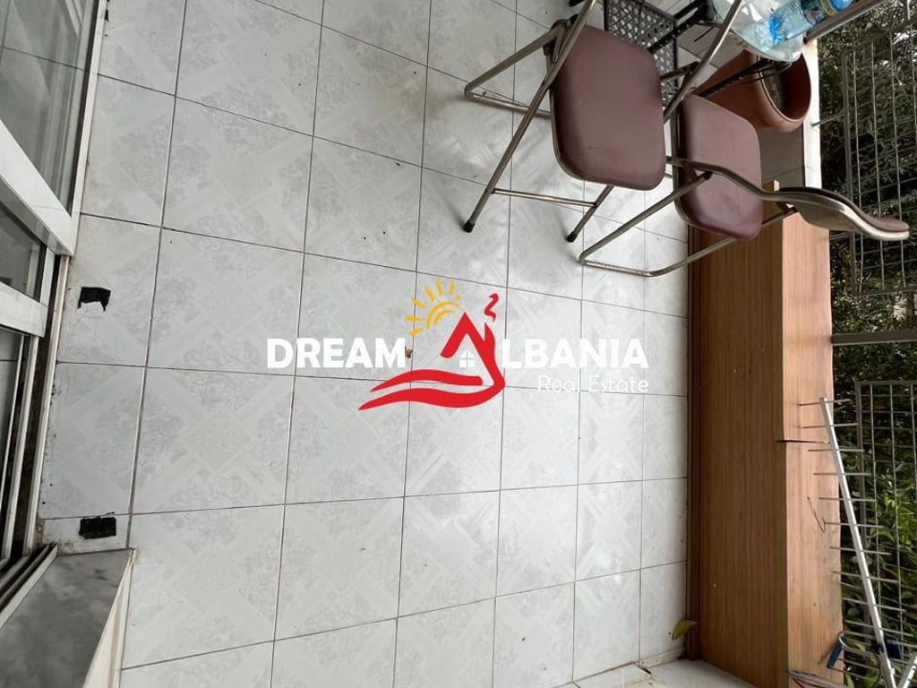 Apartament 2+1 me qera ne Komunen e Parisit prane Rezidences “Kika” ne Tirane (ID 42215027)