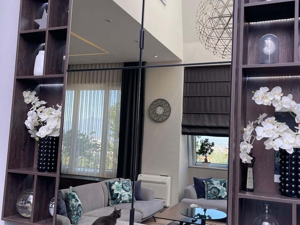 Tirana, in affitto Villa con Piscina Kodra e Diellit Residence 2, 200 m² 2300 Euro affitto o 660.000 Euro vendita
