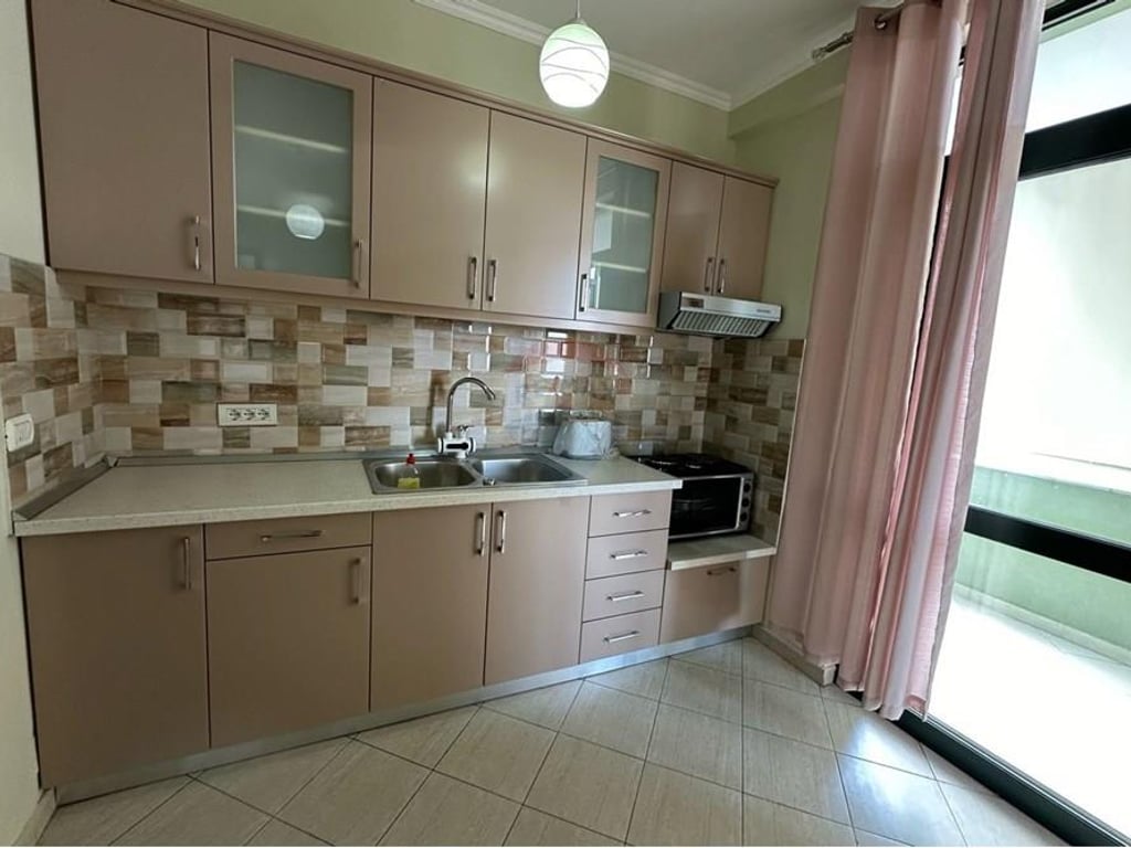 APARTAMENT 1+1 TE GJYKATA