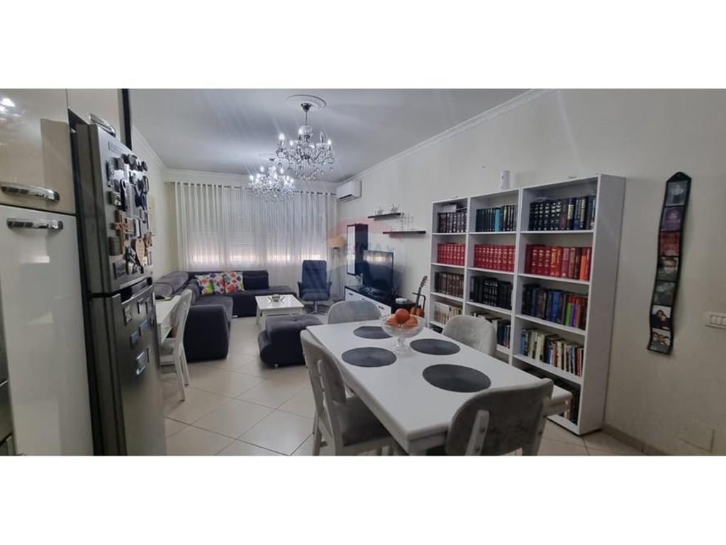 2+1+2 apartment for sale in Astir