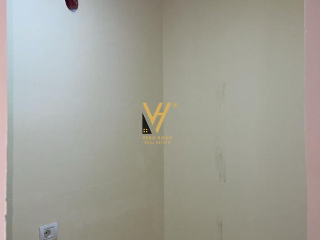  ZYRE 90 M2 ME QERA TE SHESHI SELVIA 600 EURO
