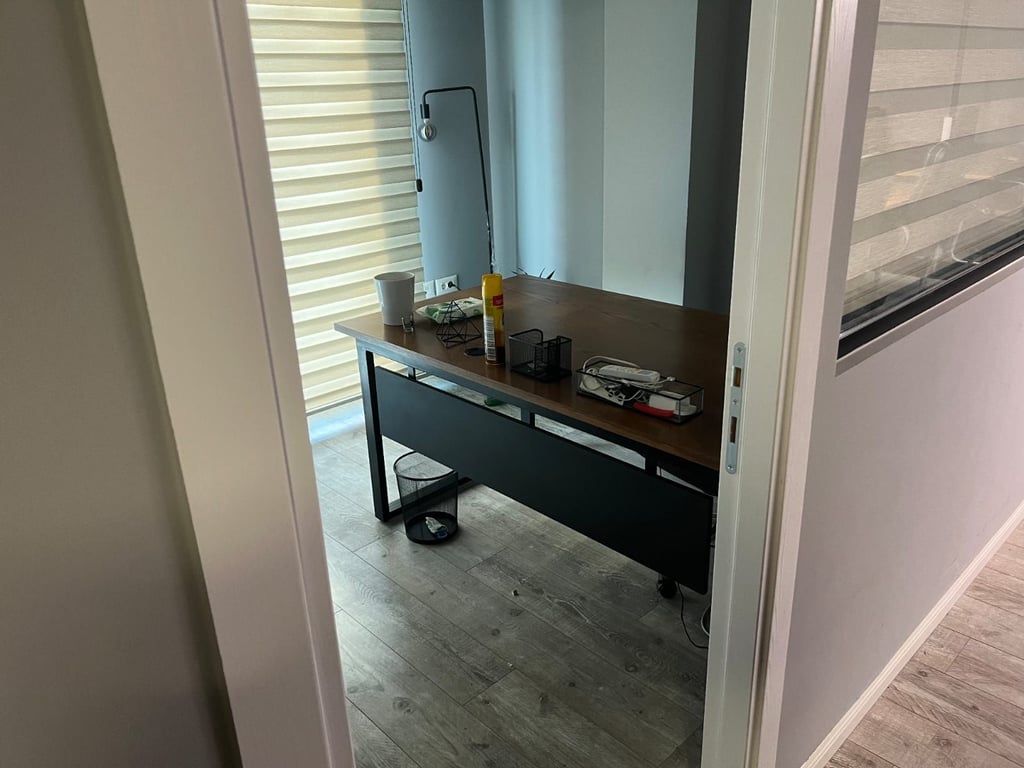 🏢 Ambient Zyre me Qira – Square 21 , Rr.Kavajes🏢