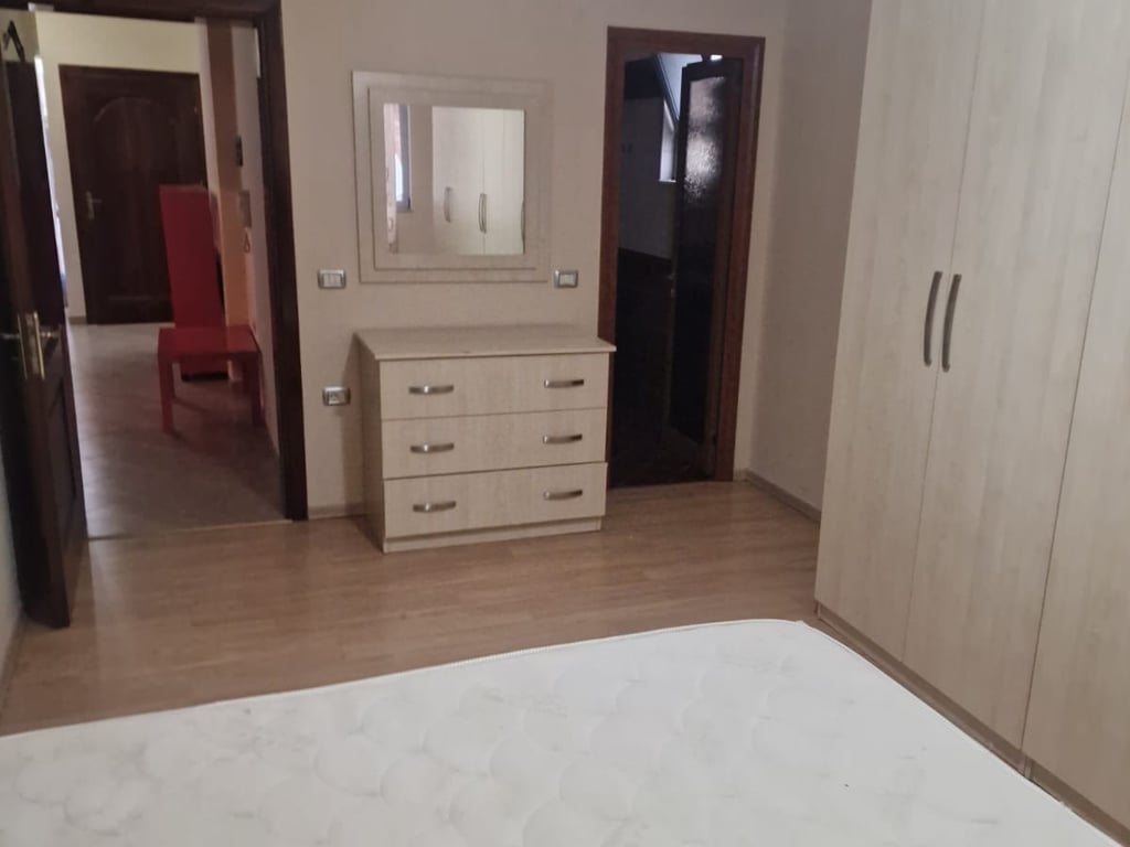 3+1, piano villa, a Xhamllik, 500 euro