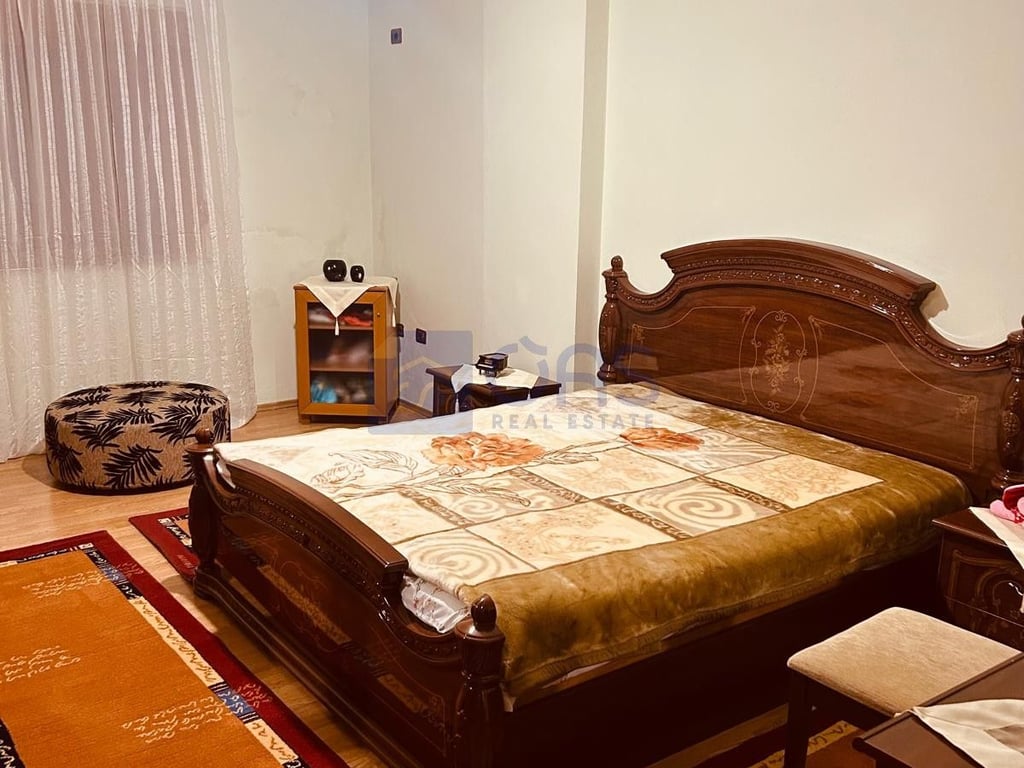 Jepet me qera apartament 2+1 tek Rruga Jordan Misja 430 euro.
